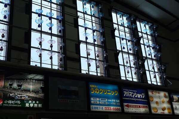 小樽駅内のガラスランプ