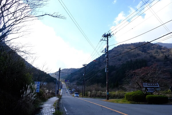 芦之湯の風景と国道1号線