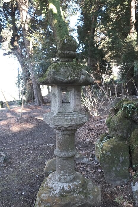 白山神社灯篭